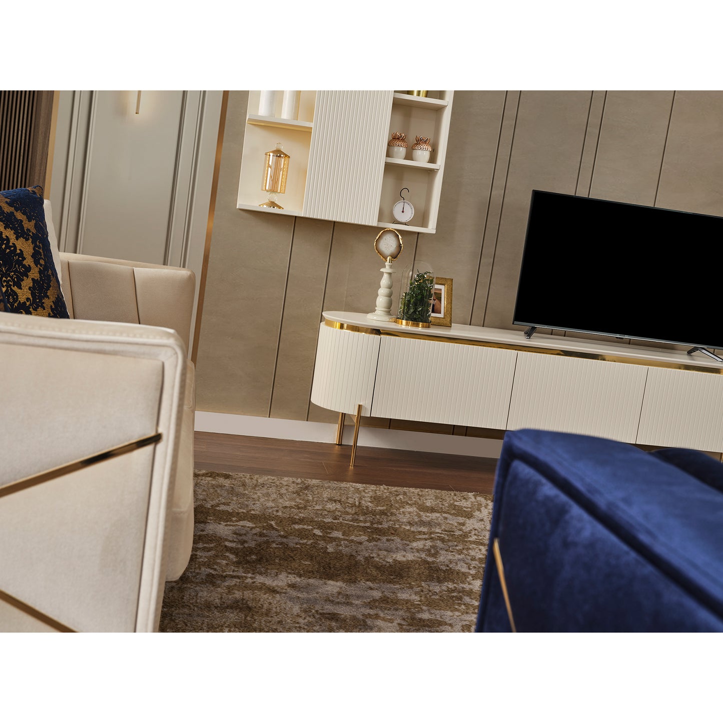Kuka Tesla Luxury Tv Ünitesi