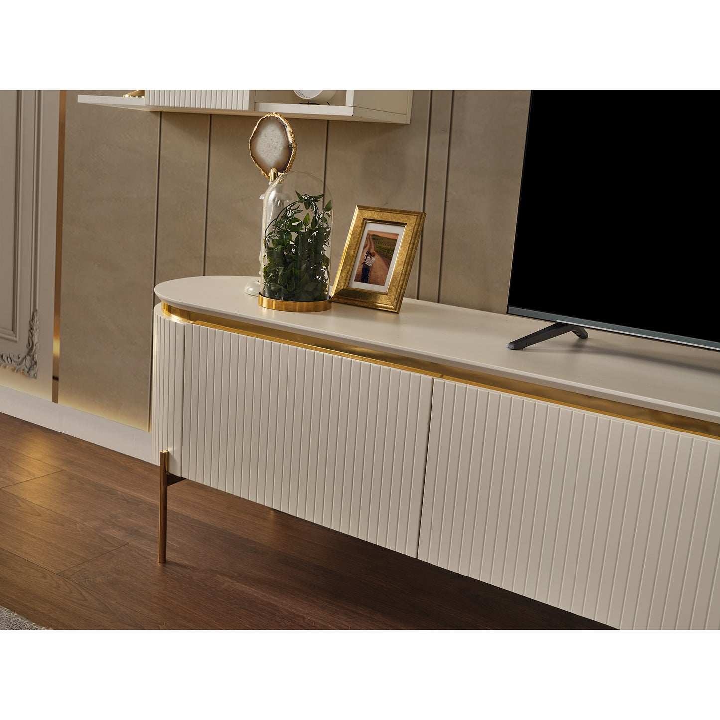 Kuka Tesla Luxury Tv Ünitesi