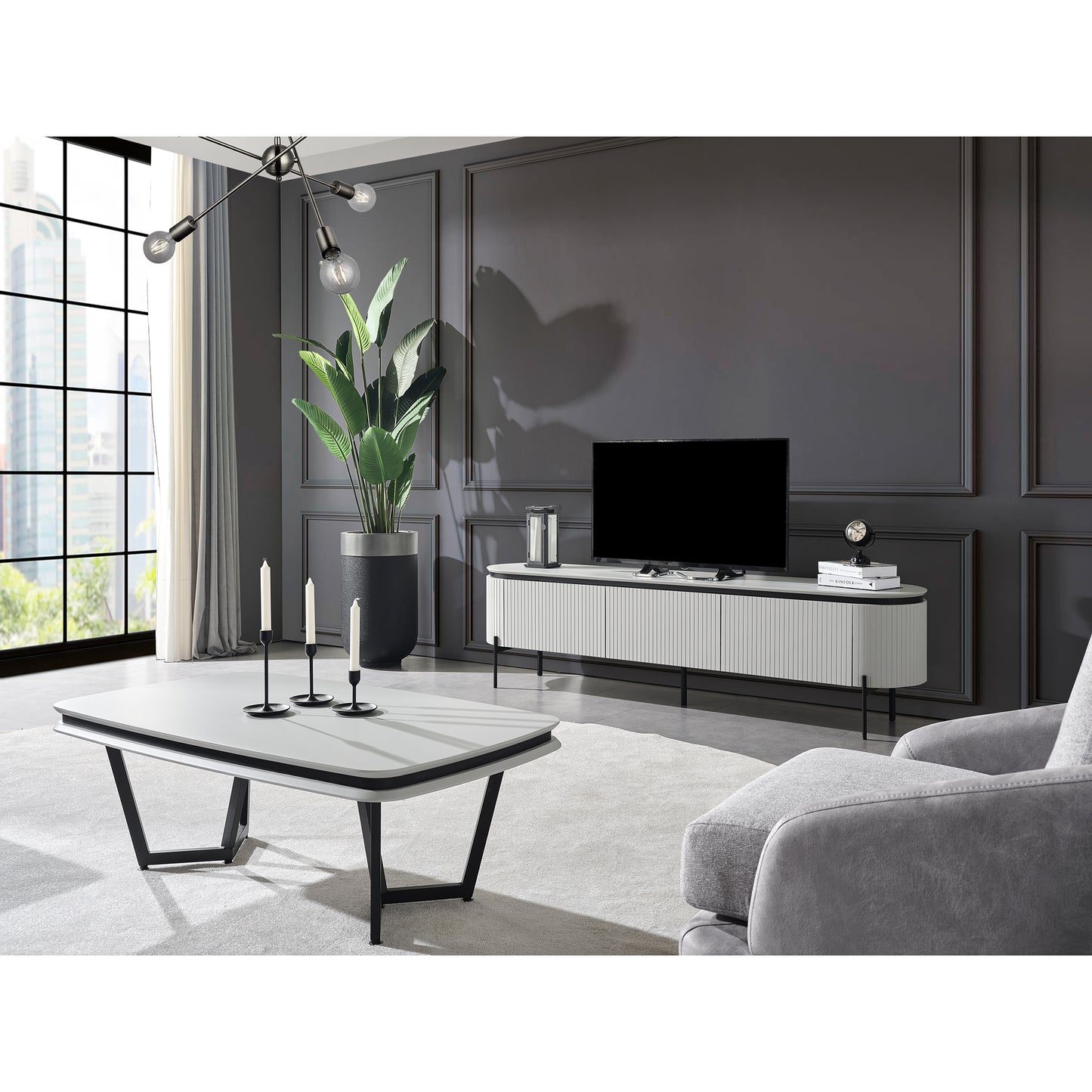 Kuka Tesla Plus Tv Ünitesi